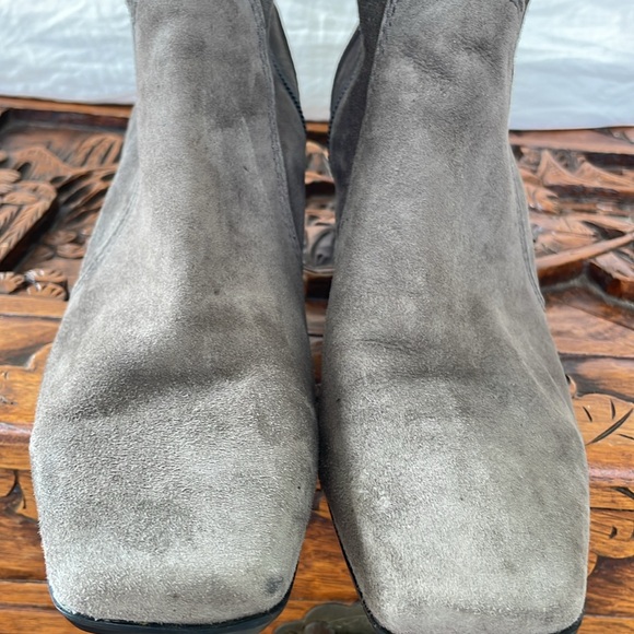 NINE WEST GREY SUEDE BOOTIES - Picture 4 of 5